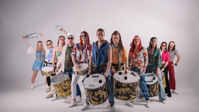 Команда Baraband в костюмах